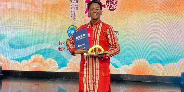 LANGUE ÉTRANGÈRE – Safidy Ny Aiko Rakotonirainy remporte le premier prix du Pont vers le Chinois