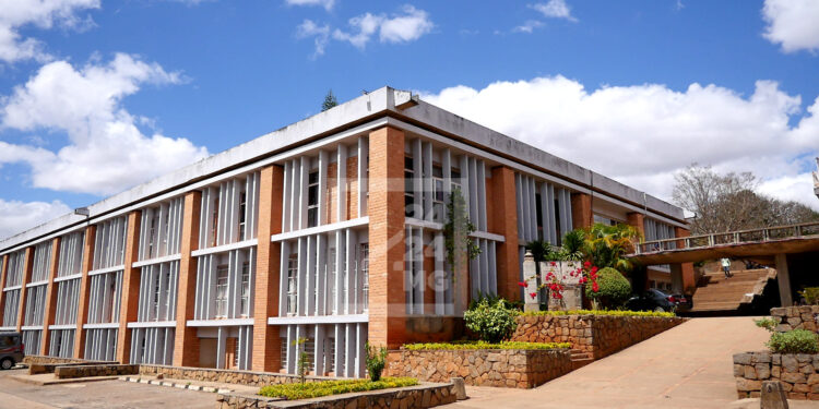 Le Conseil d’administration de l’Université d’Antananarivo condamne la violation de la franchise universitaire avec la tenue d&rsquo;un meeting politique au stade d&rsquo;Ankatso samedi