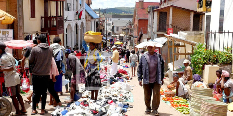 CROISSANCE ECONOMIQUE – Les perspectives économiques sujettes à des risques comme la hausse des prix des denrées alimentaires ou encore les tensions sociopolitiques pouvant survenir avec le contexte électoral, selon la Banque africaine de développement