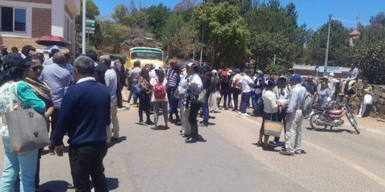 ENSEIGNEMENT SUPÉRIEUR – Le Seces Tana poursuit ses revendications et entend s&rsquo;entretenir avec les délégués des étudiants pour leur expliquer pourquoi l&rsquo;enseignement reste toujours en suspension.