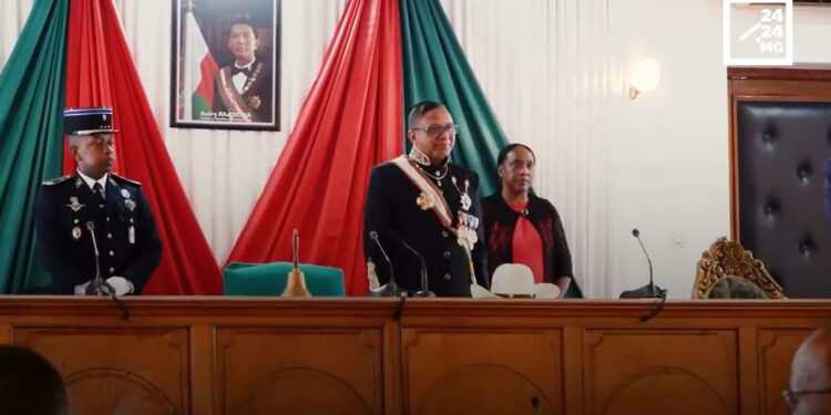 SENAT – Le discours de Richard Ravalomanana sur l&rsquo;absence de crise à Madagascar