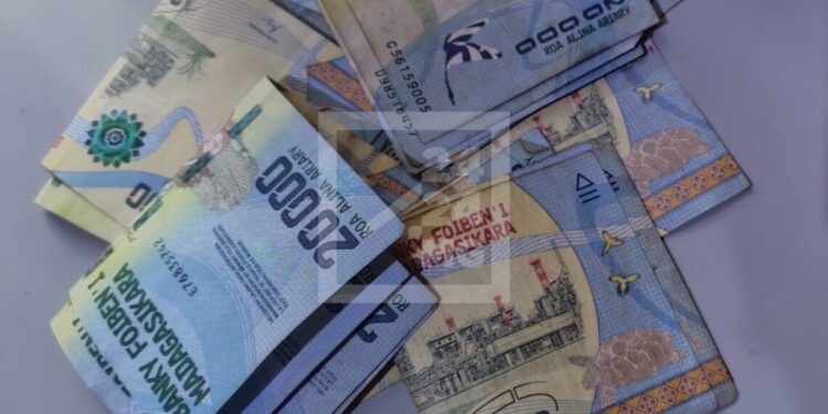 CIRCULATION FIDUCIAIRE – Des billets et monnaies s’élevant à 4 897,3 milliards d’ariary ont circulé sur le territoire malgache en 2022, la coupure de 20 000 ariary comme est la plus utilisée
