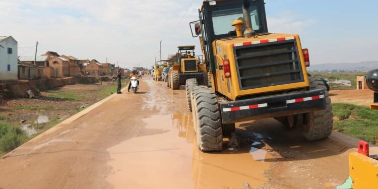 Les travaux de réhabilitation de la route reliant Anosizato à Antanetikely sur la nationale 7 à terminer dans six mois