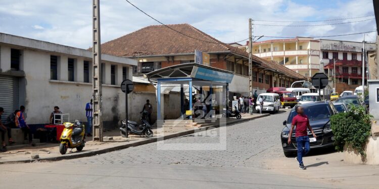 MANIFESTATION – Trois personnes soupçonnées suite à l’explosion d’une bombe artisanale à Antanimena lundi, selon le préfet d’Antananarivo