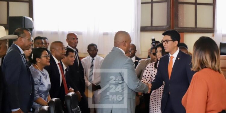 ELECTION – Le gouvernement félicite Andry Rajoelina pour sa réélection à la tête de l’Etat