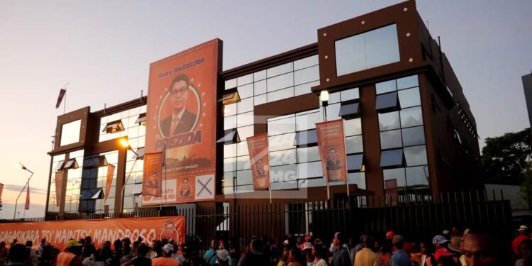 Andry Rajoelina poursuit ses rencontres avec ses électeurs des « bas quartiers » d&rsquo;Antananarivo
