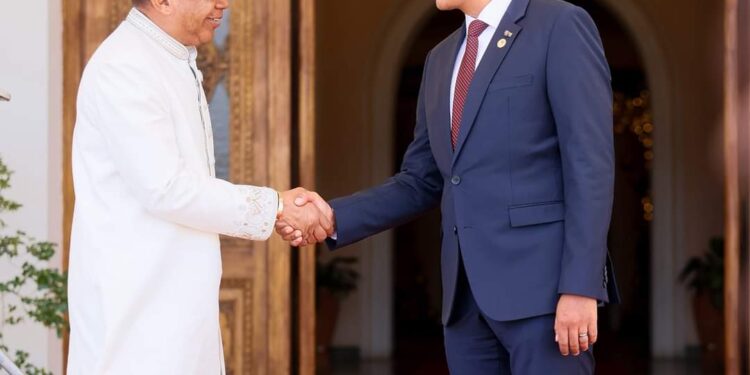 Andry Rajoelina remercie le général Richard Ravalomanana d&rsquo;avoir maintenu l&rsquo;ordre dans le pays durant son intérim à la tête de l&rsquo;Etat