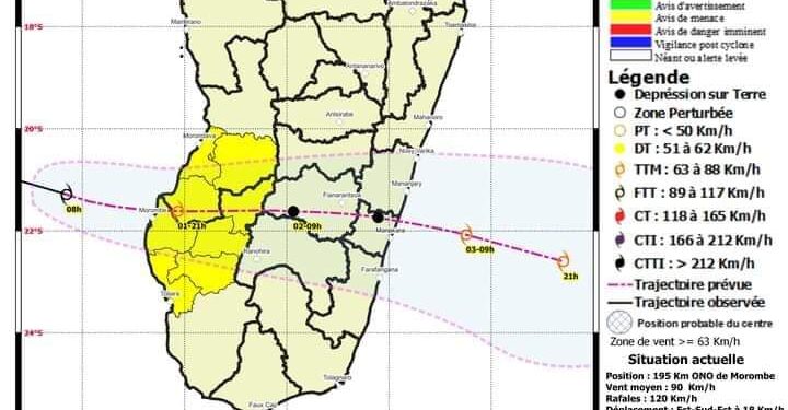 Alvaro devient une forte tempête tropicale avec des vents de 90km/h et des rafales de 120km/h près de son centre
