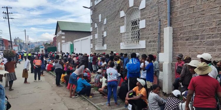 ANTANANARIVO – La distribution des kits solaires “Hazavana ho anao” reprennent 