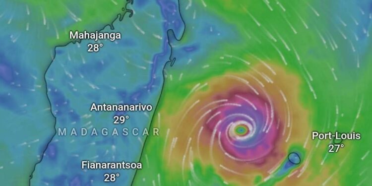 Cyclone Belal – Le Nord de Madagascar placé en alerte rouge fortes pluies