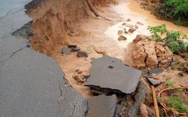 INTEMPÉRIES – Effondrement de route au niveau de Mahazengy Fianarantsoa au PK416+300