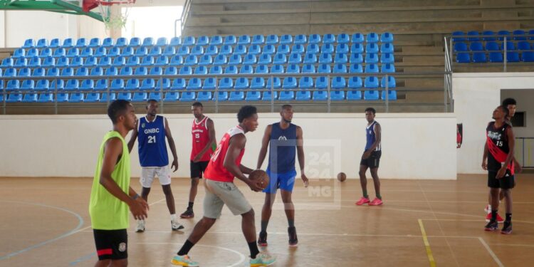 BASKETBALL – Deux matchs de préparation contre des joueurs de la N1A pour les Ankoay