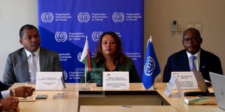 Quatre juges de travail formés à l&rsquo;évolution du monde du travail au Centre international de formation de l&rsquo;OIT