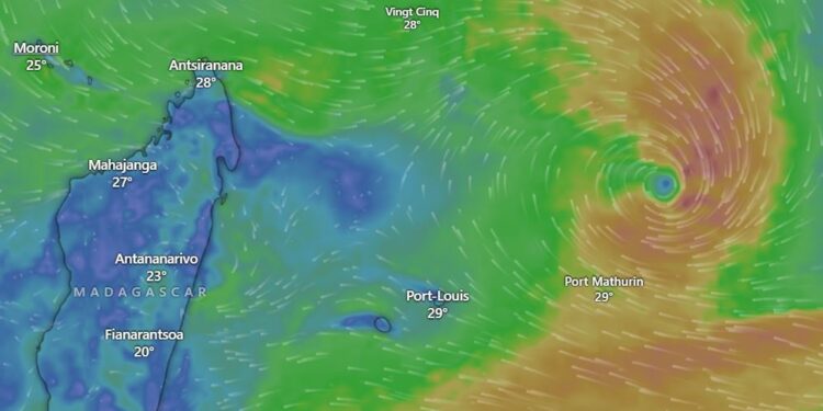 La tempête tropicale Djoungou à environ 2000 km de Madagascar