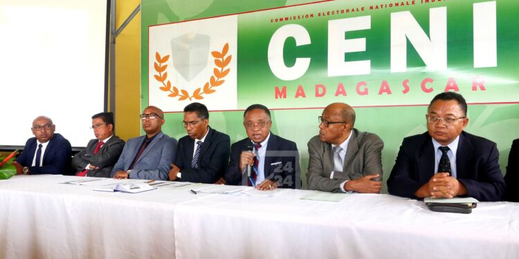 La CENI propose une augmentation de la caution pour les législatives