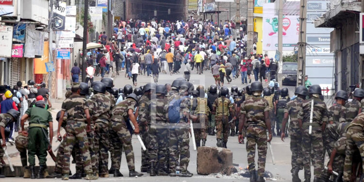 MANIF COLLECTIF DES CANDIDATS- 10 mois de prison avec sursis pour les dix manifestants arrêtés en novembre