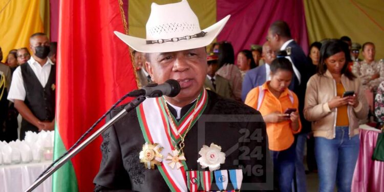 Le général Richard Ravalomanana incite les militaires à ne pas faire de la politique ni à avoir d’aspiration politique mais plutôt à respecter les institutions en place