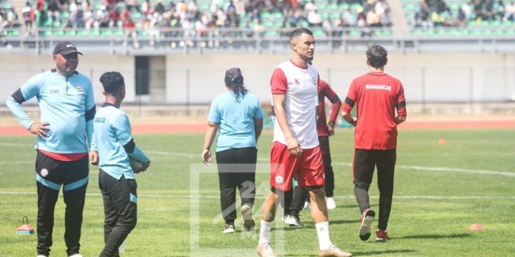 FOOTBALL – Fabien Boyer complète la liste des absents pour le regroupement des Barea