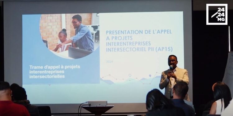 METIERS – L’apprentissage formel pour inclure dans un cadre légal la formation dans le secteur informel