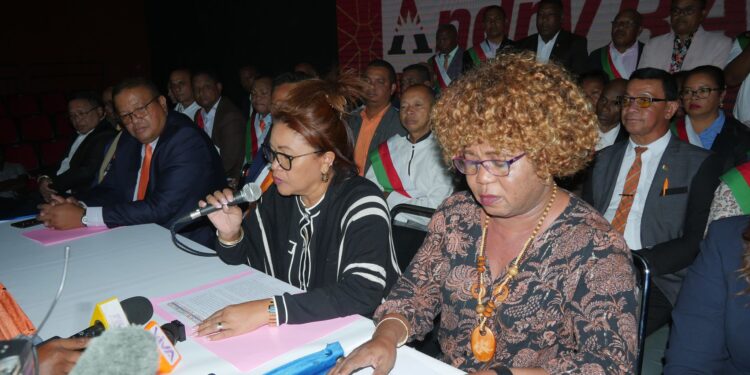 POLITIQUE – Le parti TGV/IRD répond à Christine Razanamahasoa