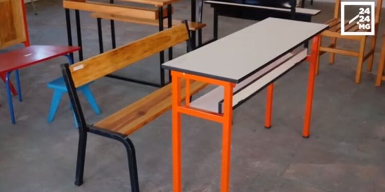MOBILIER SCOLAIRE – A chaque établissement scolaire ses tables-bancs