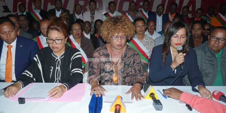 Le parti TGV-IRD accuse Christine Razanamahasoa de renier le parti et la population, et annonce des mesures à son encontre