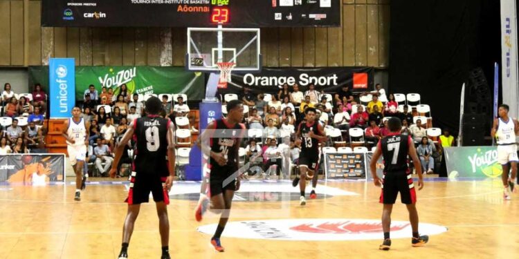 SMATCHIN – Un remake U-Magis – Esmia pour la finale masculine de basketball