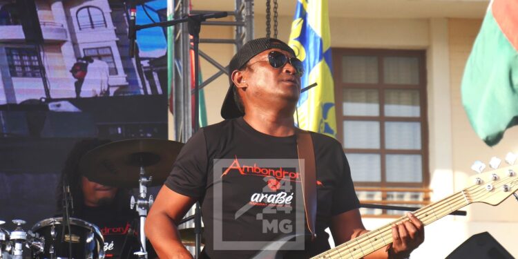 LÉGISLATIVES – Honty Razafitrimo du groupe “Ambondrona” se présente sous les couleurs du Kolekitifa An&rsquo;ny Malagasy à Ankazobe