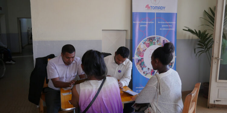 SANTE – Le projet « Poketran&rsquo;ny Reny tomady » pour permettre aux femmes d&rsquo;épargner en vue de leur accouchement