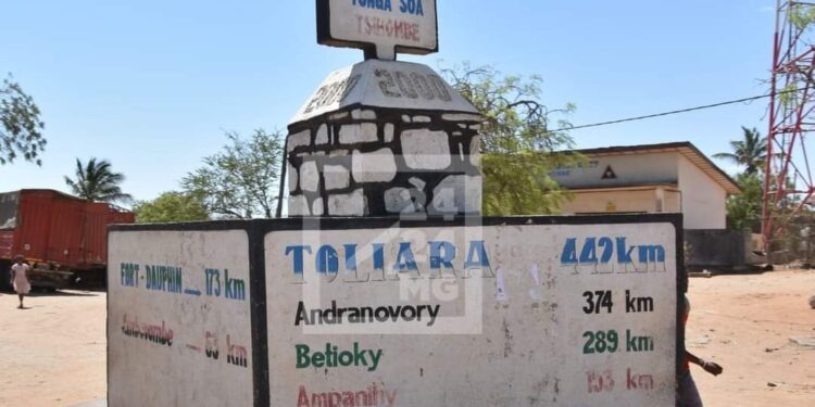 TSIHOMBE – Les bureaux de la Commission électorale et du district incendiés par des manifestants en colère