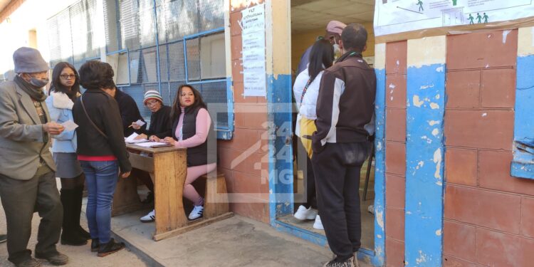 ELECTIONS – Les premières tendances des résultats officieux des législatives donnent des taux de participation entre 22 et 50%