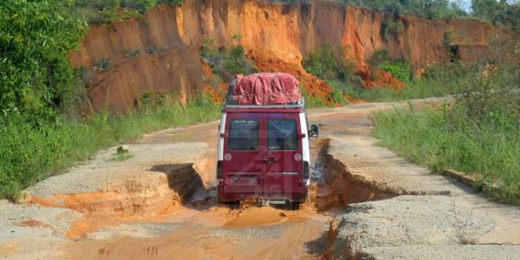 Le mauvais état des routes parmi les causes du déclin de la productivité rurale, selon la Banque mondiale
