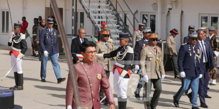 FETE NATIONALE – Andry Rajoelina invite les Forces armées à “défendre la souveraineté nationale et l’Etat souverain”