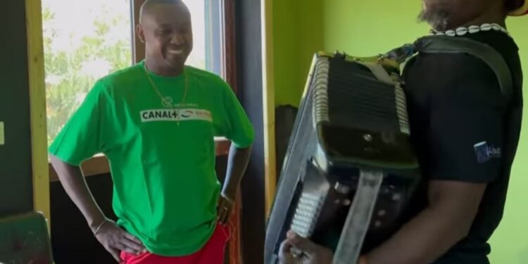 MUSIQUE – Wawa annonce un album commun avec la Lucky Dube Band