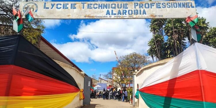 ENERGIE – La formation de techniciens en solaire photovoltaïque prévue au LTP Alarobia attire