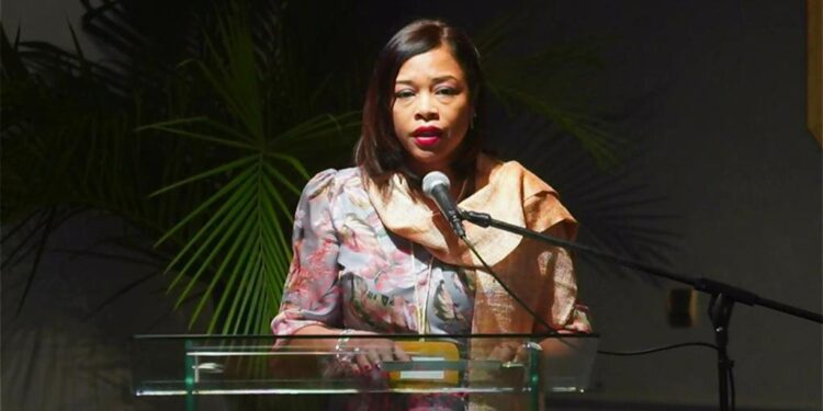 ECHANGES – Baomiavotse Vahinala Raharinirina à la Conférence sur les Dynamiques de la croissance africaine de Paris