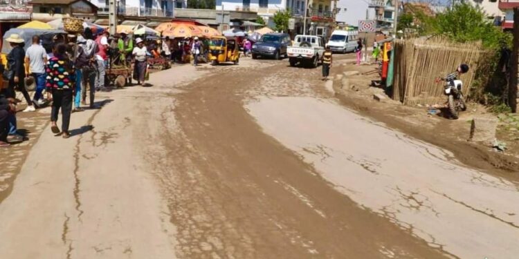 ROUTES NATIONALES – Les points noirs de la RN7 entre Antananarivo et Antsirabe à réparer avant la saison des pluies