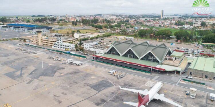 INFRASTRUCTURES – Ravinala Airports annonce la rénovation des anciennes chaussées aéronautiques en 2025