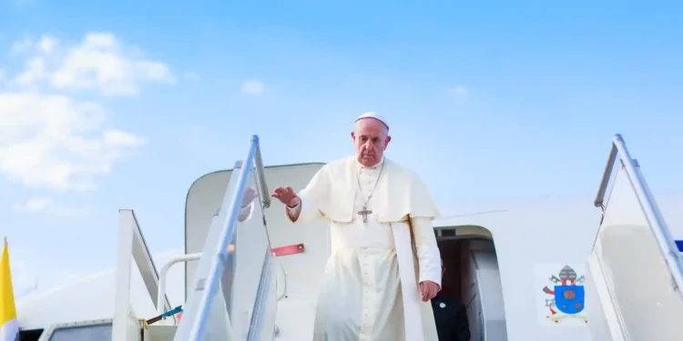 VATICAN – L’état de santé du Pape François reste toujours “critique”, une insuffisance rénale détectée