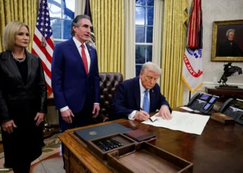 ETATS-UNIS – Trump signe un décret imposant des sanctions à l&rsquo;encontre de la CPI