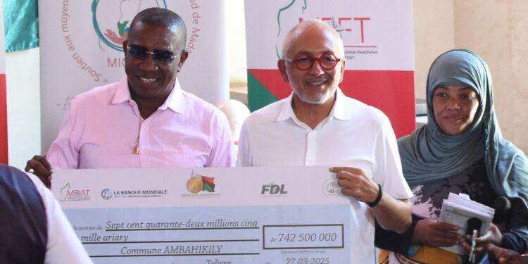 COLLECTIVITÉS – Remise des subventions d’investissement pour 27 communes de la région Atsimo Andrefana