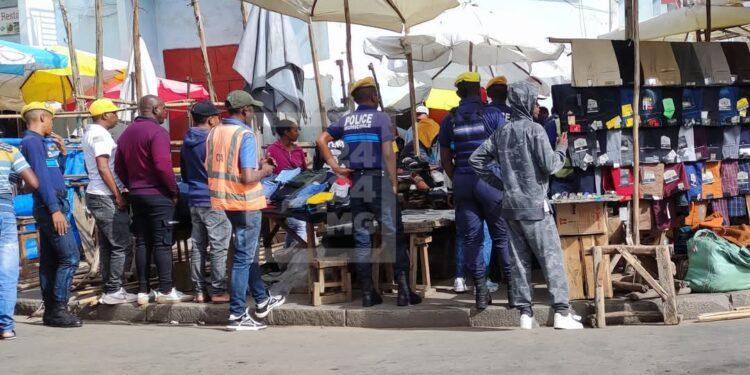 ANTANANARIVO – Les marchands de rue appelés à libérer les trottoirs à Analakely et ses environs