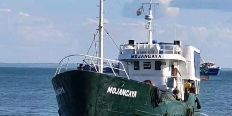 TRANSPORT MARITIME – Les trois bateaux partis de Mahajanga jeudi pas autorisés à accoster aux Comores plusieurs heures après leur arrivée 