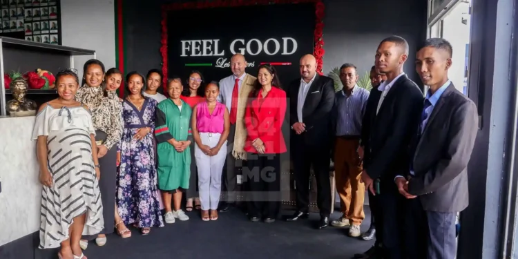 ARTISANAT DE LUXE – L’Ecole Feel Good pour former annuellement plus de 500 femmes à la haute couture et la broderie fine en chantier