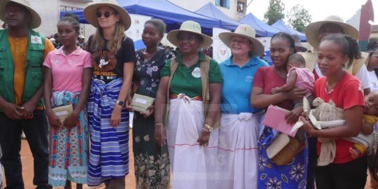 PROTECTION SOCIALE – 68 000 enfants de Vondrozo, de Midongy et de Befotaka bénéficiaires de soutien financier mensuel du programme Zara mira