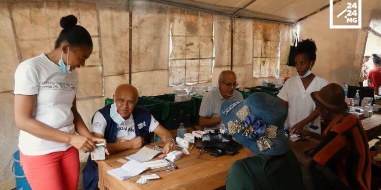 SANTE – Les Médecins de l&rsquo;océan Indien apportent de l&rsquo;espoir aux habitants d’Anosimanasa