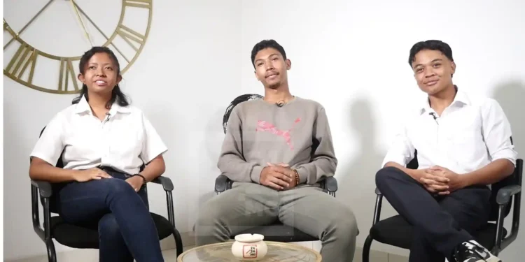 ART ORATOIRE – L’Université Catholique de Madagascar accède aux demi-finales du Concours interuniversitaire de débat de La Haye 2025