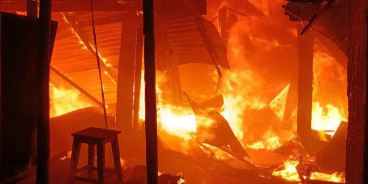 DRAME – Le marché Tsena Sabotsy d’Antsirabe ravagé à 90%, selon la gendarmerie
