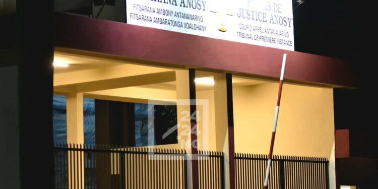 REVENDICATION – Faniry Alban “Babà” Rakotoarisoa et Clémence Raharinirina placés sous contrôle judiciaire suite à une plainte du Sénat