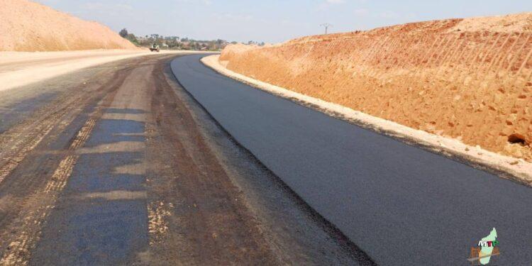 TRAVAUX PUBLICS – La société Samcrete invitée à accélérer les travaux de réalisation de “l’autoroute Antananarivo-Toamasina”